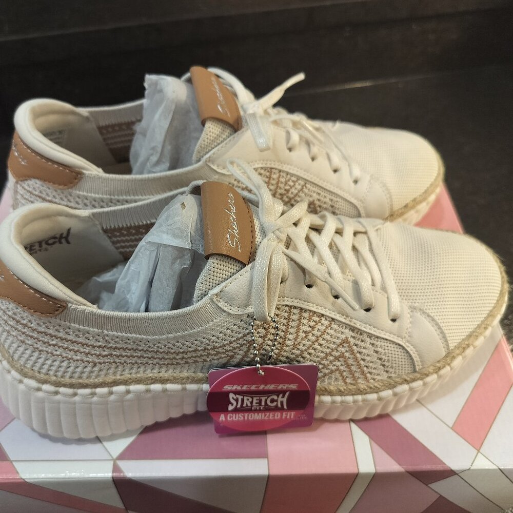 Skechers Women's Wilshire Bellevue Sneaker Off-White US 9.5
